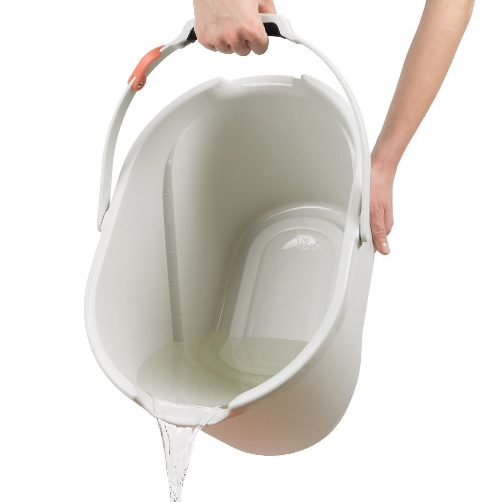 Angled Measuring Bucket T4