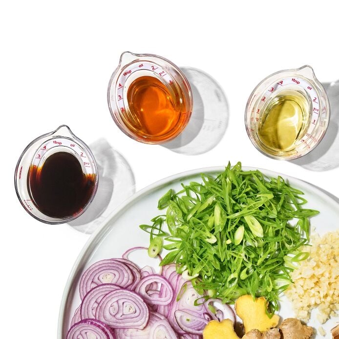 Mini Angled Measuring Cup E7