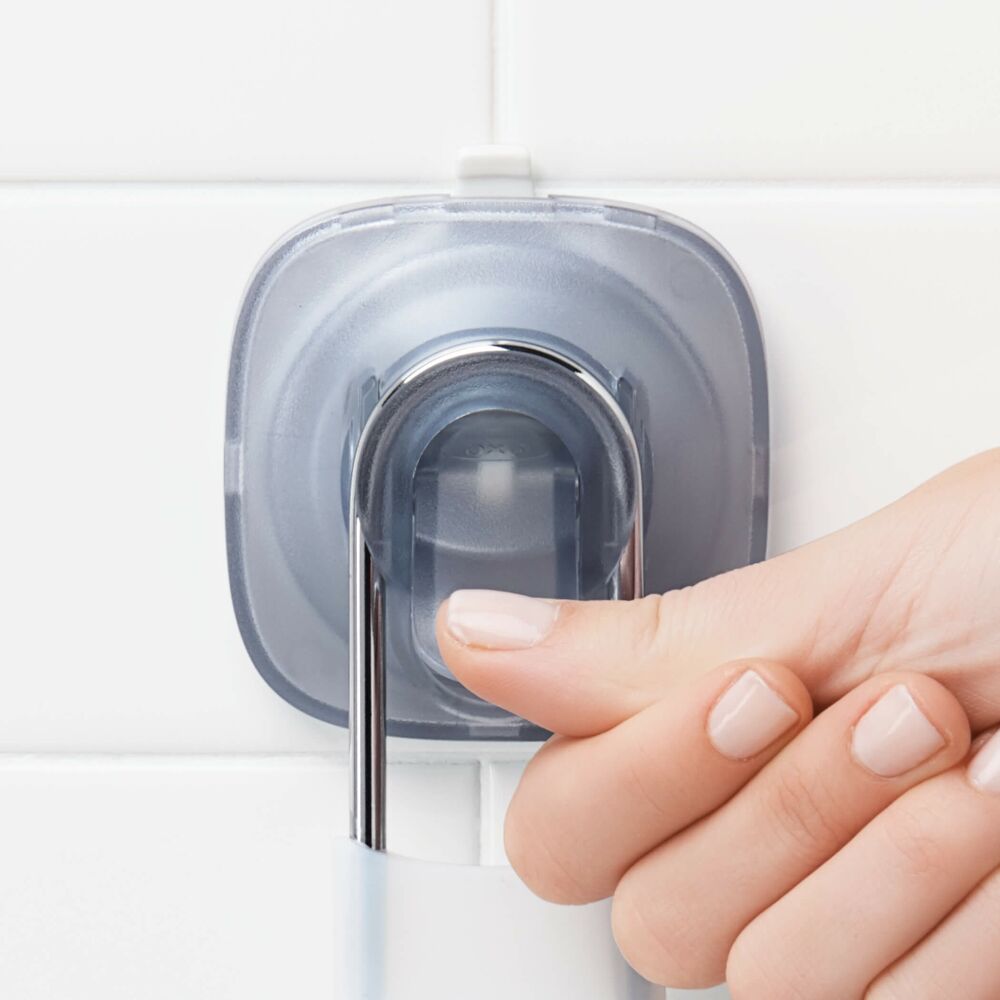 StrongHold™ Suction Fogless Mirror B8