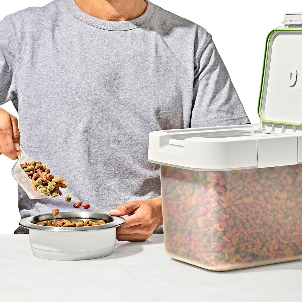 OXO Pet Airtight Food Container with Scoop — Small A4