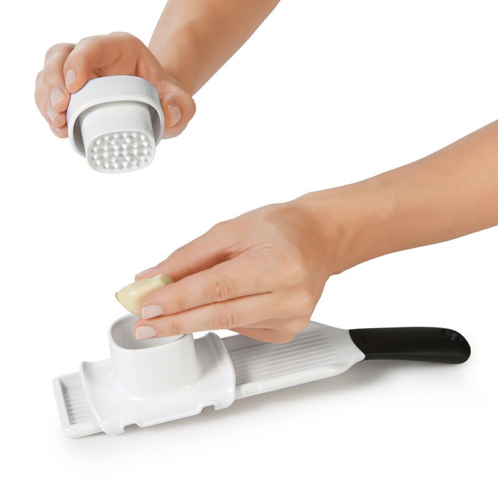 OXO Good Grips Garlic Slicer N4
