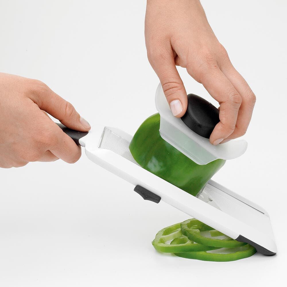 OXO Good Grips Hand-Held Mandoline Slicer O1