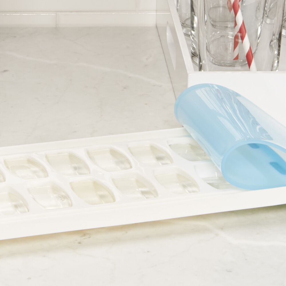No-Spill Ice Cube Tray N9