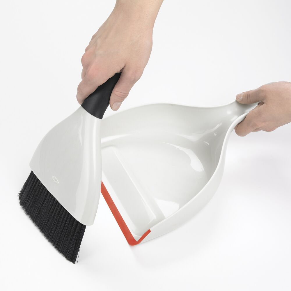 Dustpan & Brush Set P8