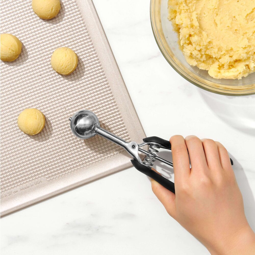Small Cookie Scoop E4