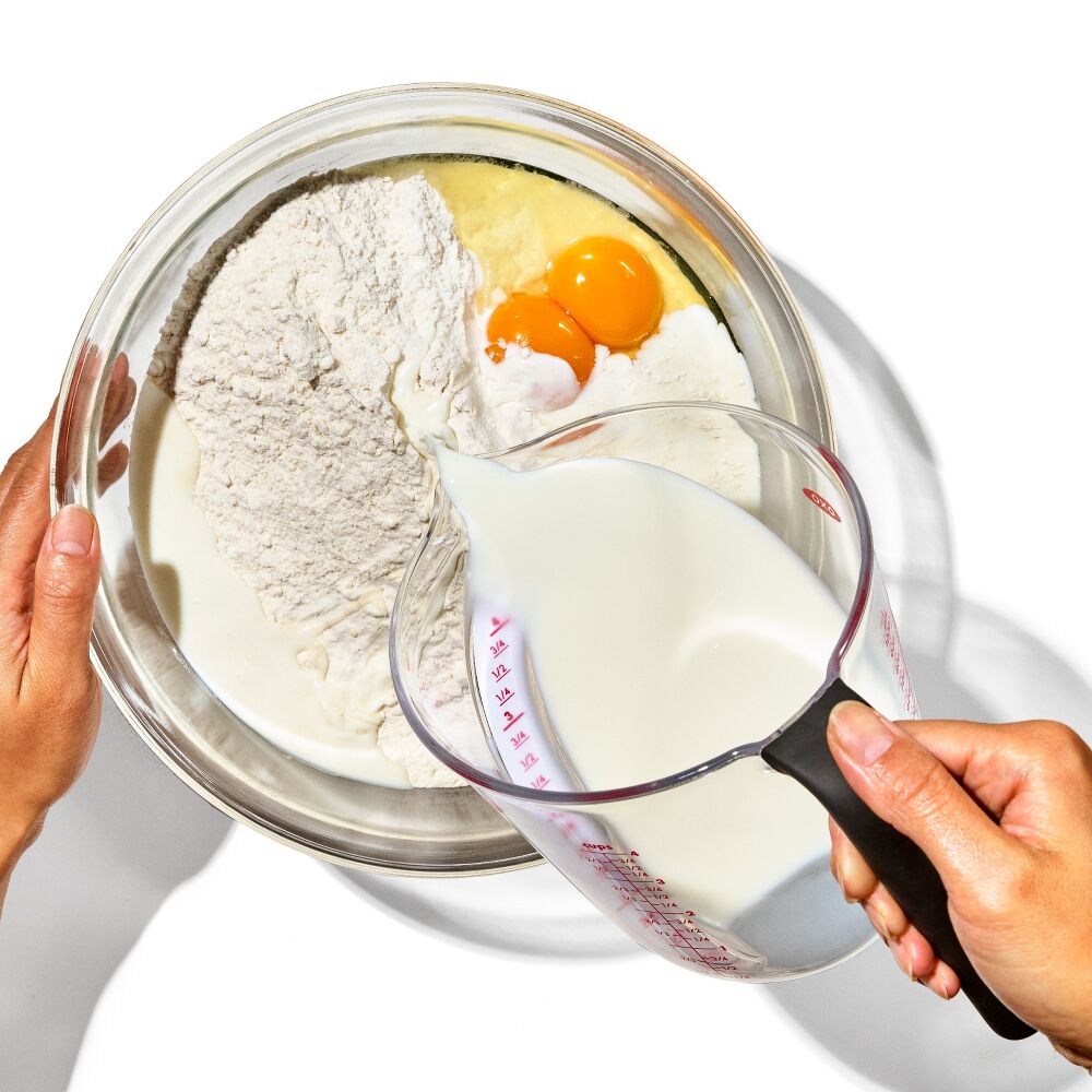 4-Cup Angled Measuring Cup N8