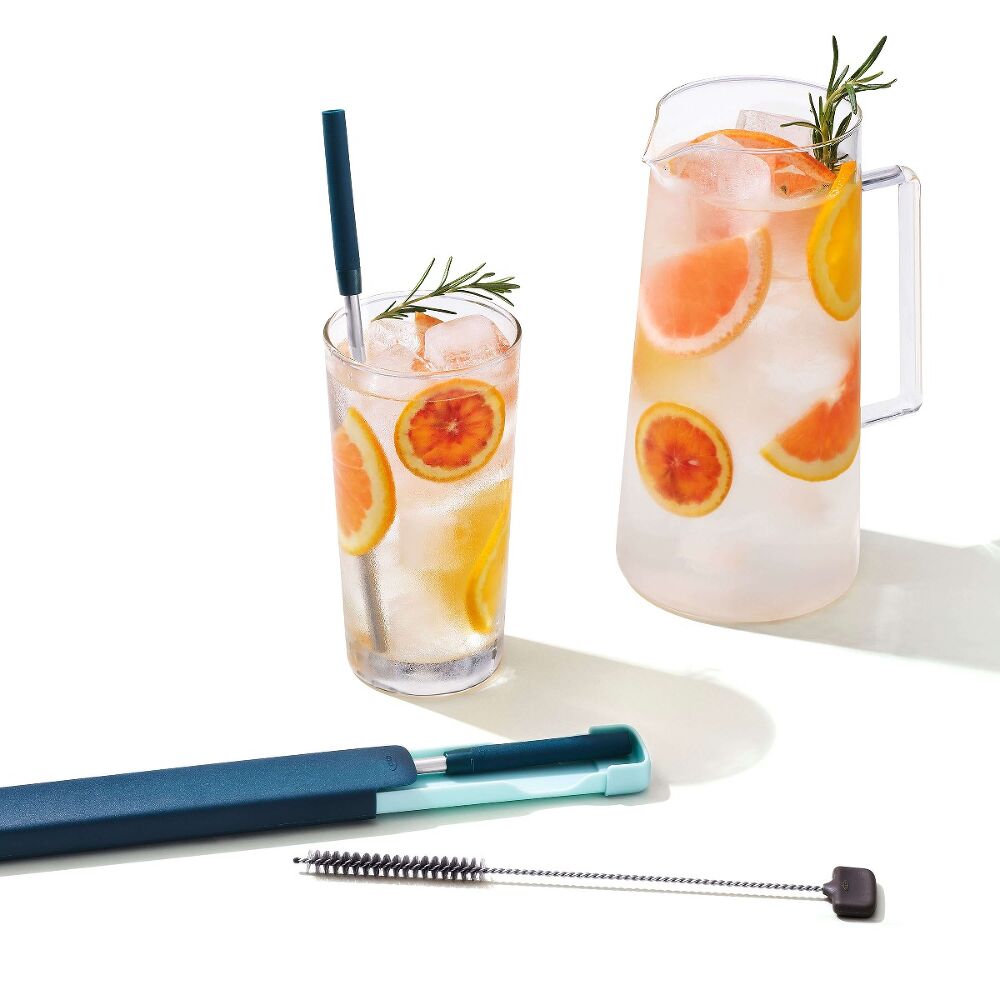 4-Piece Reusable Straw and Brush Set with Case S6