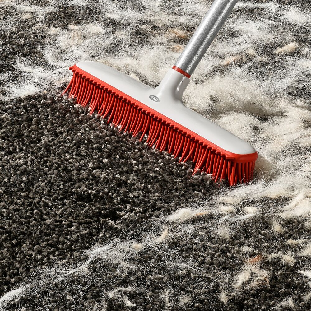 OXO Good Grips Fur Broom J5