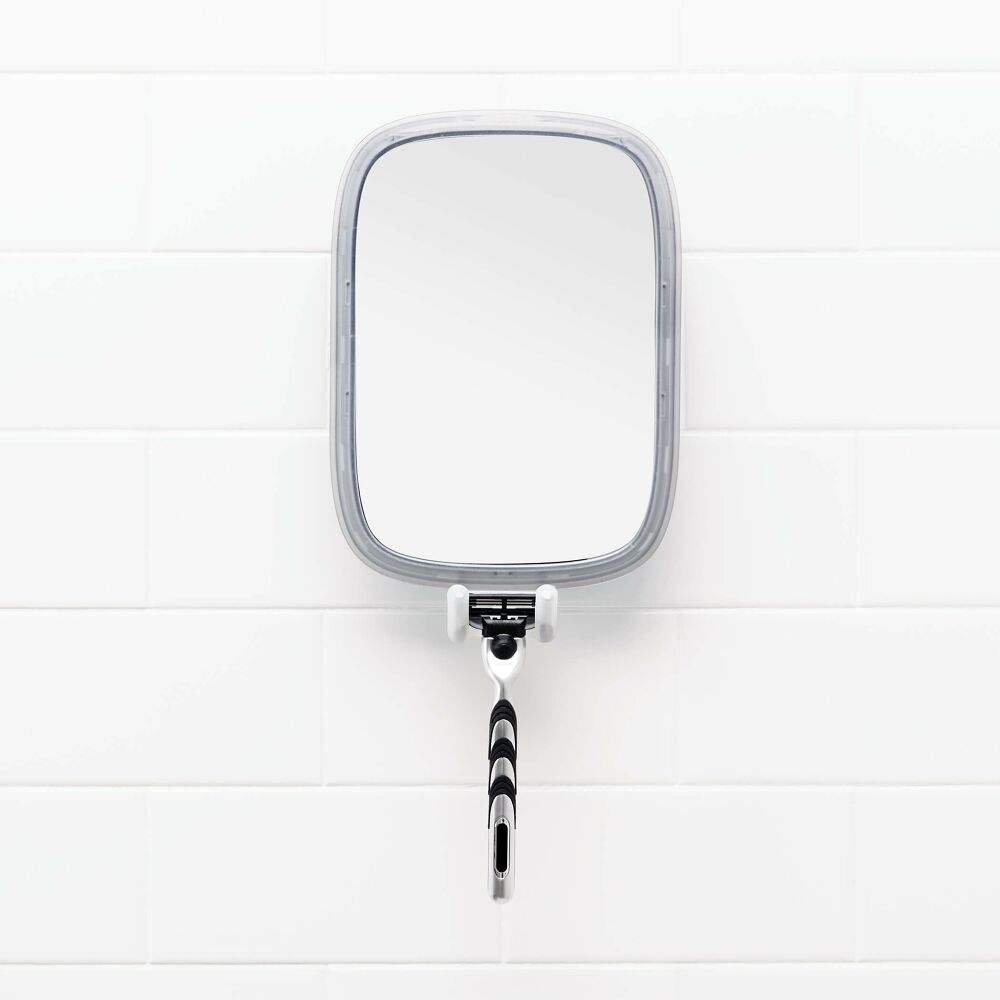 StrongHold™ Suction Fogless Mirror B8