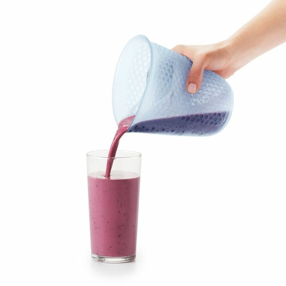 4 Cup Squeeze & Pour Measuring Cup I7