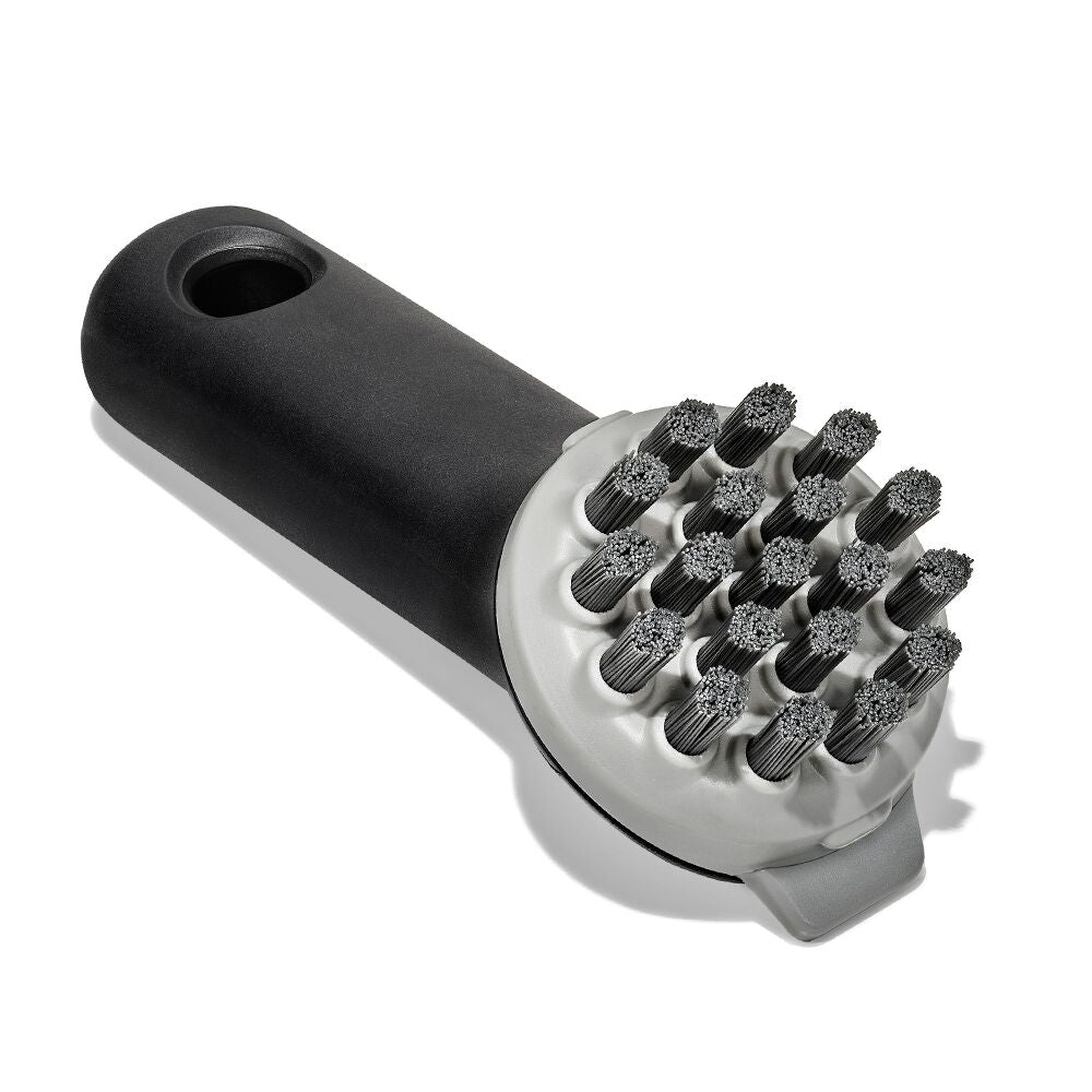 Cast Iron Brush D7